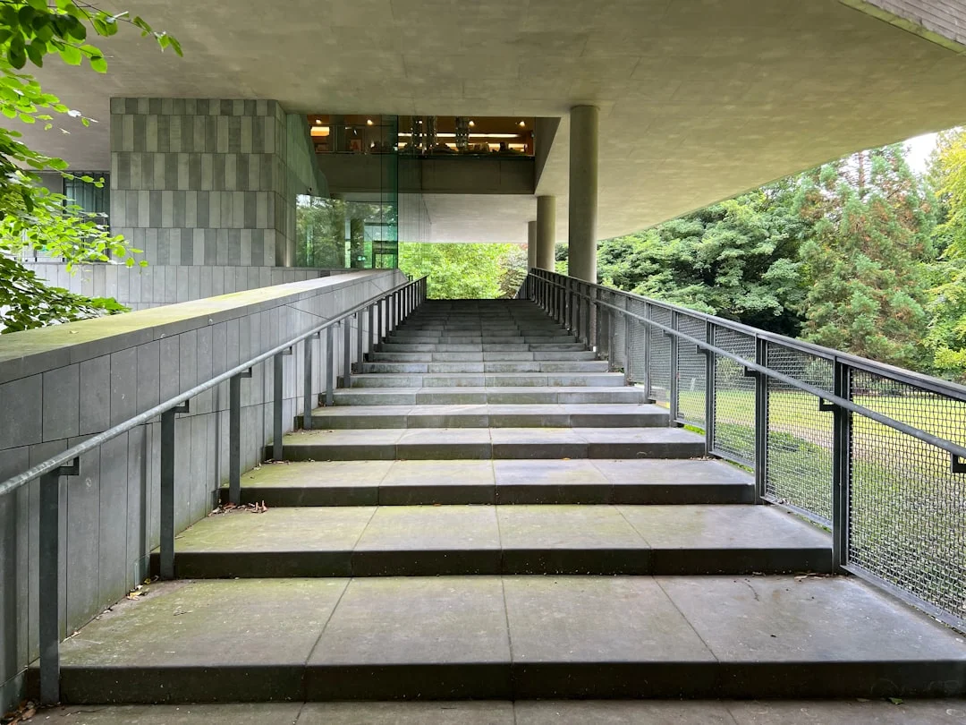 東京都内の大学キャンパスをイメージした建物
